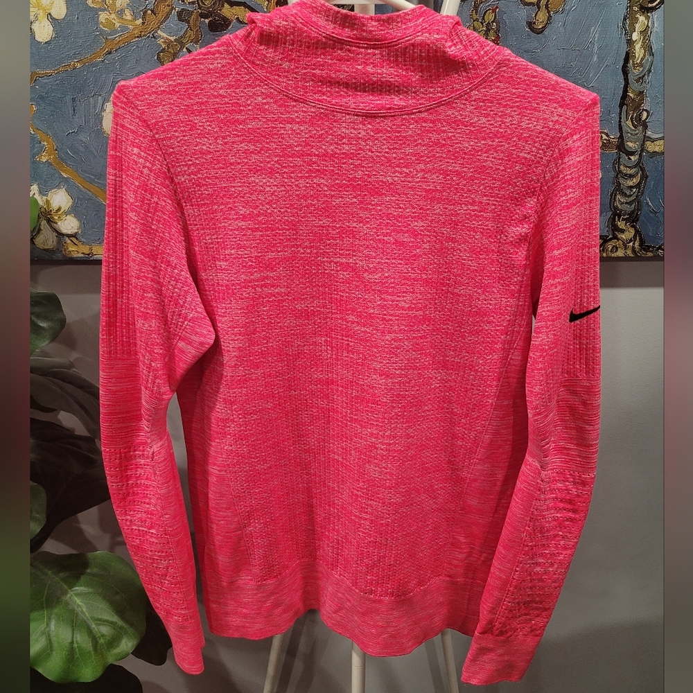 🦋 2/$20 🦋 Nike Women's Pink NIKE Pro Longsleeve